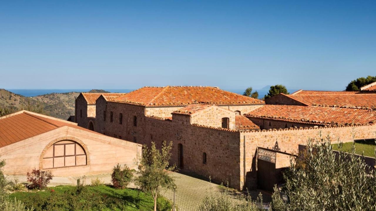Relais Abbazia Santa Anastasia Resort & Winery كاستلبونو المظهر الخارجي الصورة