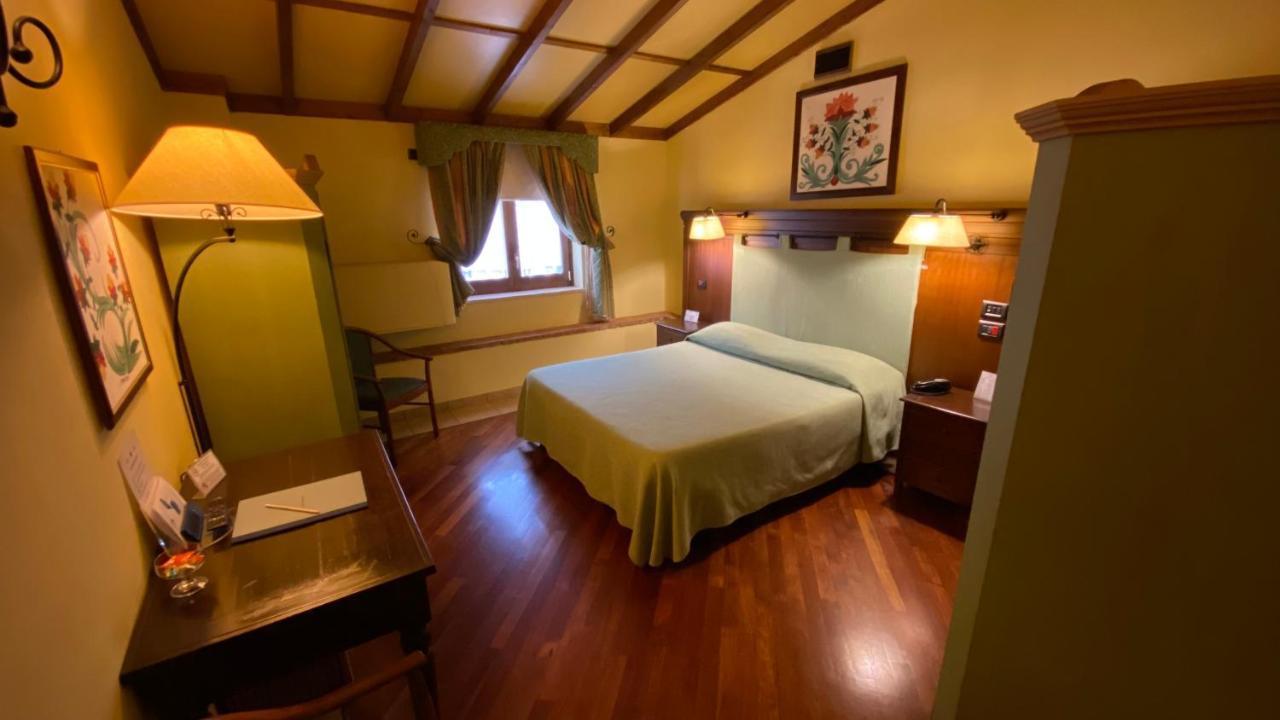 Relais Abbazia Santa Anastasia Resort & Winery كاستلبونو المظهر الخارجي الصورة