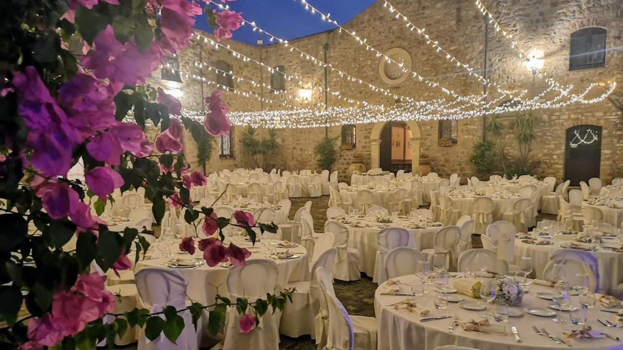 Relais Abbazia Santa Anastasia Resort & Winery كاستلبونو المظهر الخارجي الصورة