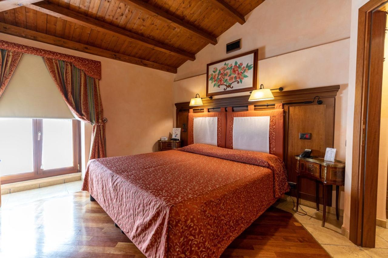 Relais Abbazia Santa Anastasia Resort & Winery كاستلبونو المظهر الخارجي الصورة