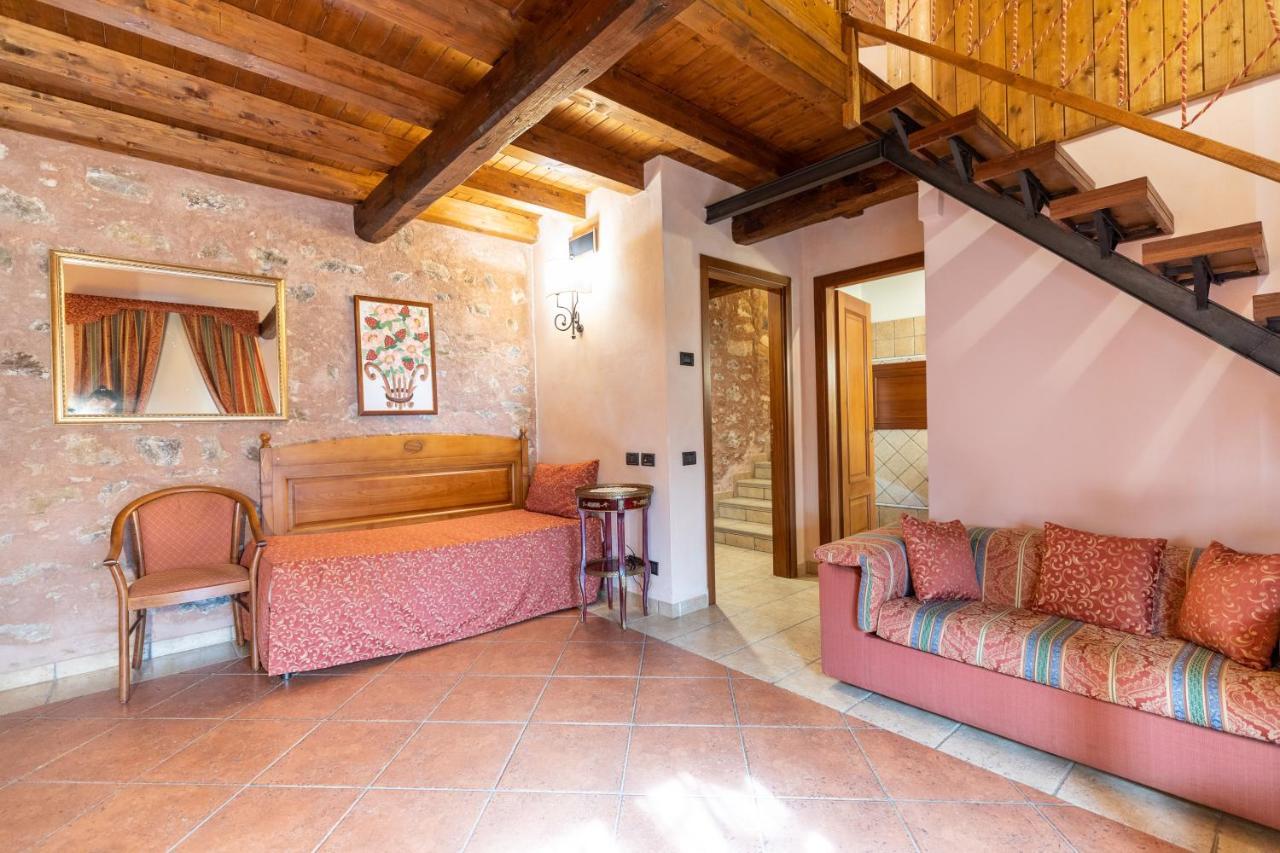 Relais Abbazia Santa Anastasia Resort & Winery كاستلبونو المظهر الخارجي الصورة