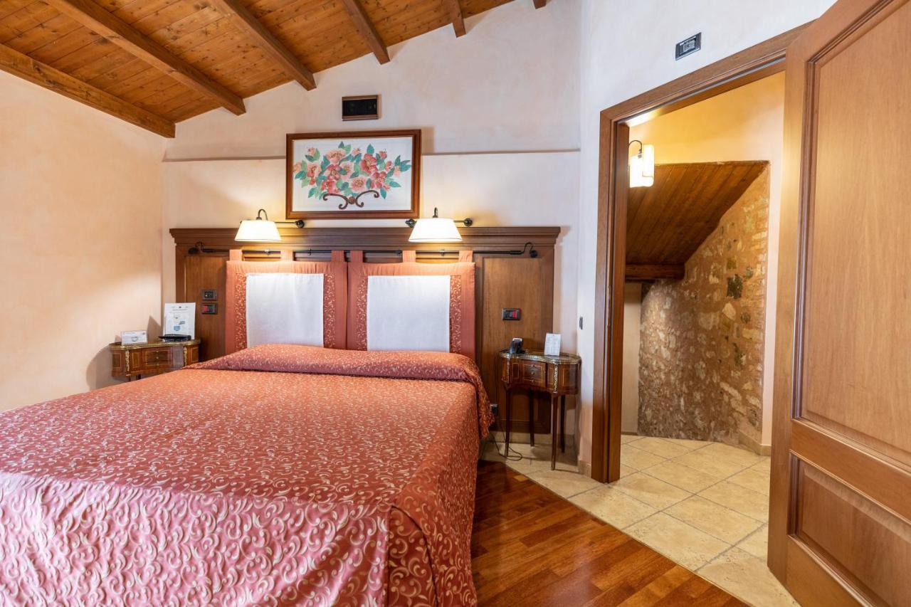Relais Abbazia Santa Anastasia Resort & Winery كاستلبونو المظهر الخارجي الصورة