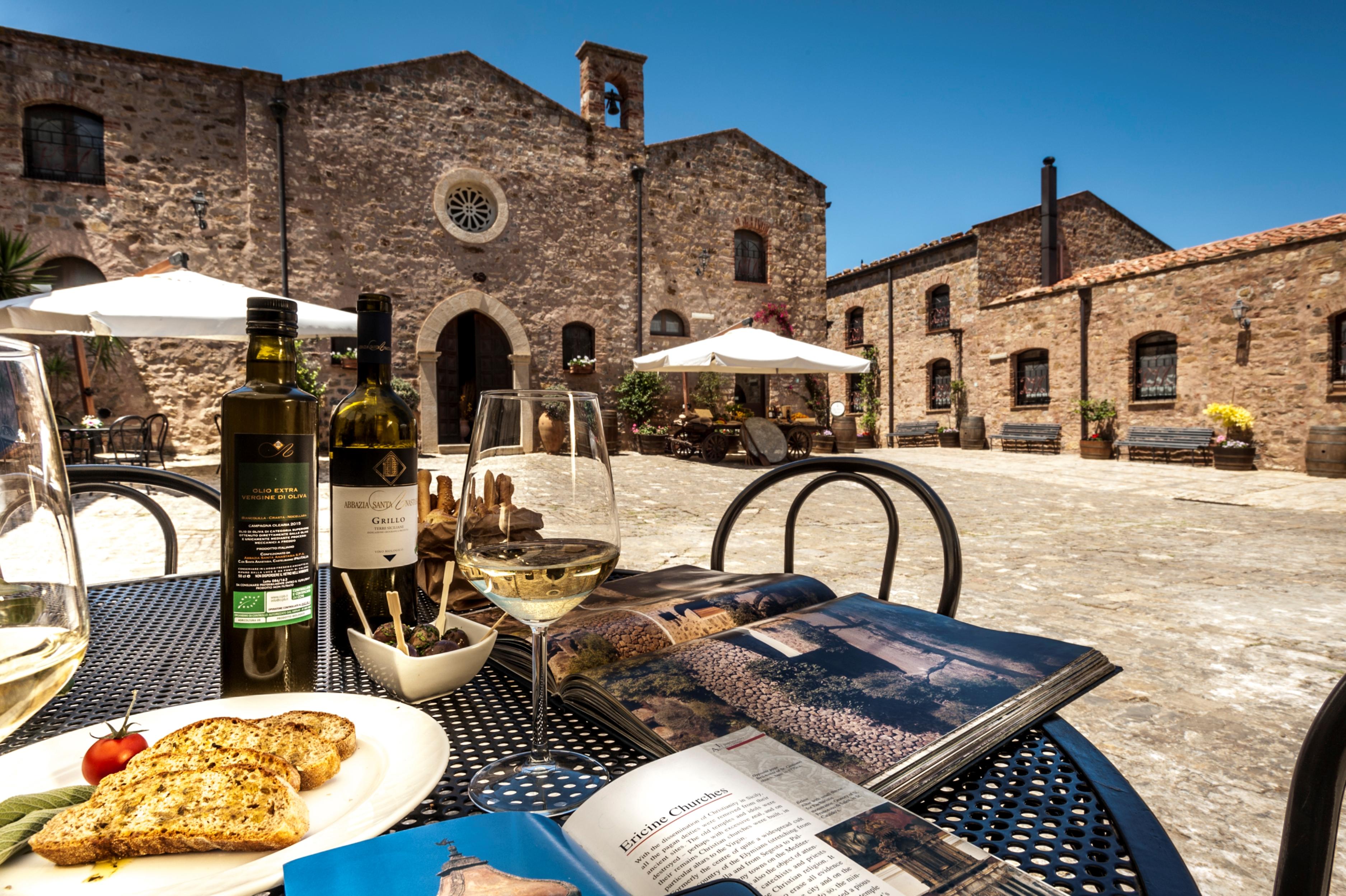 Relais Abbazia Santa Anastasia Resort & Winery كاستلبونو المظهر الخارجي الصورة