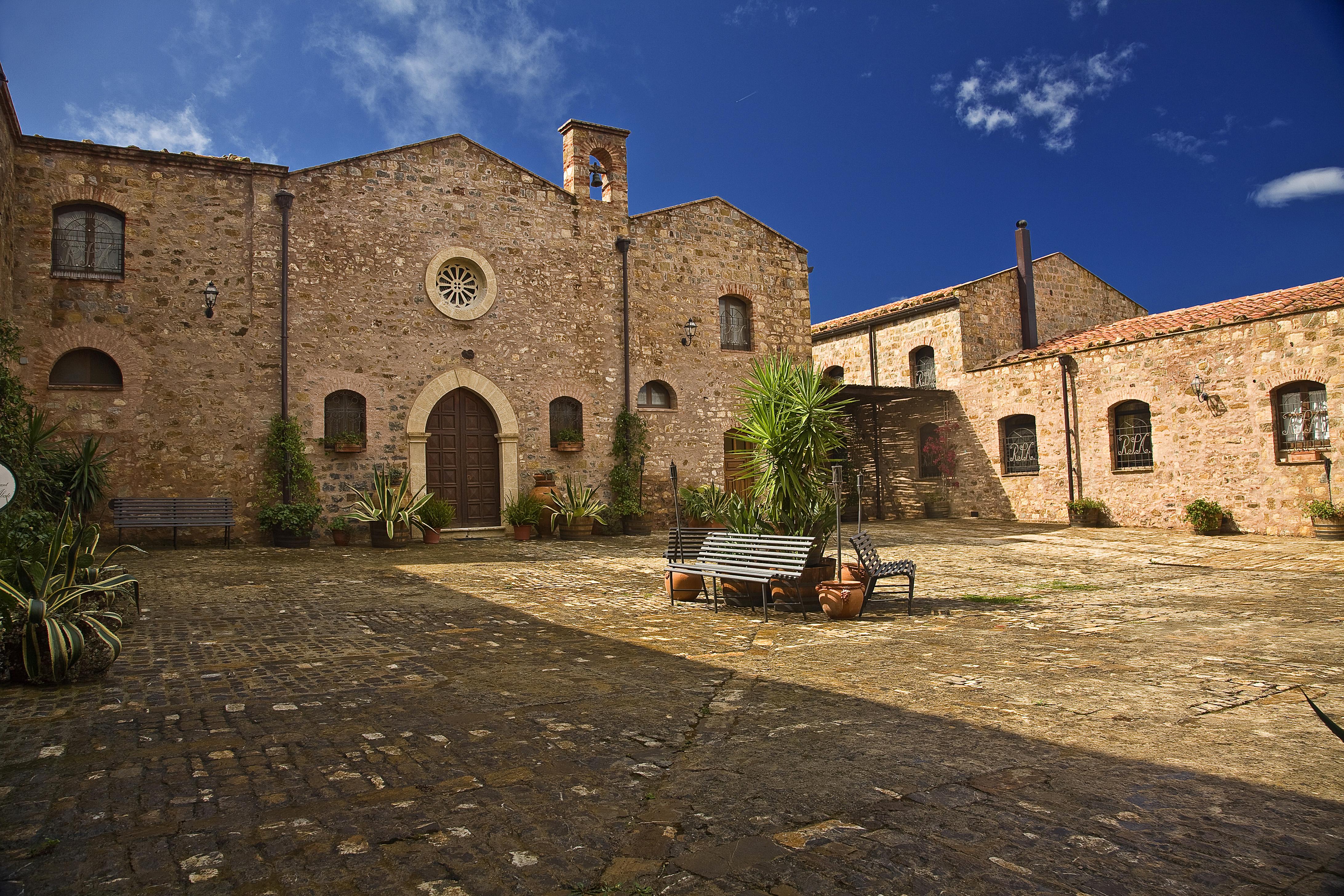 Relais Abbazia Santa Anastasia Resort & Winery كاستلبونو المظهر الخارجي الصورة