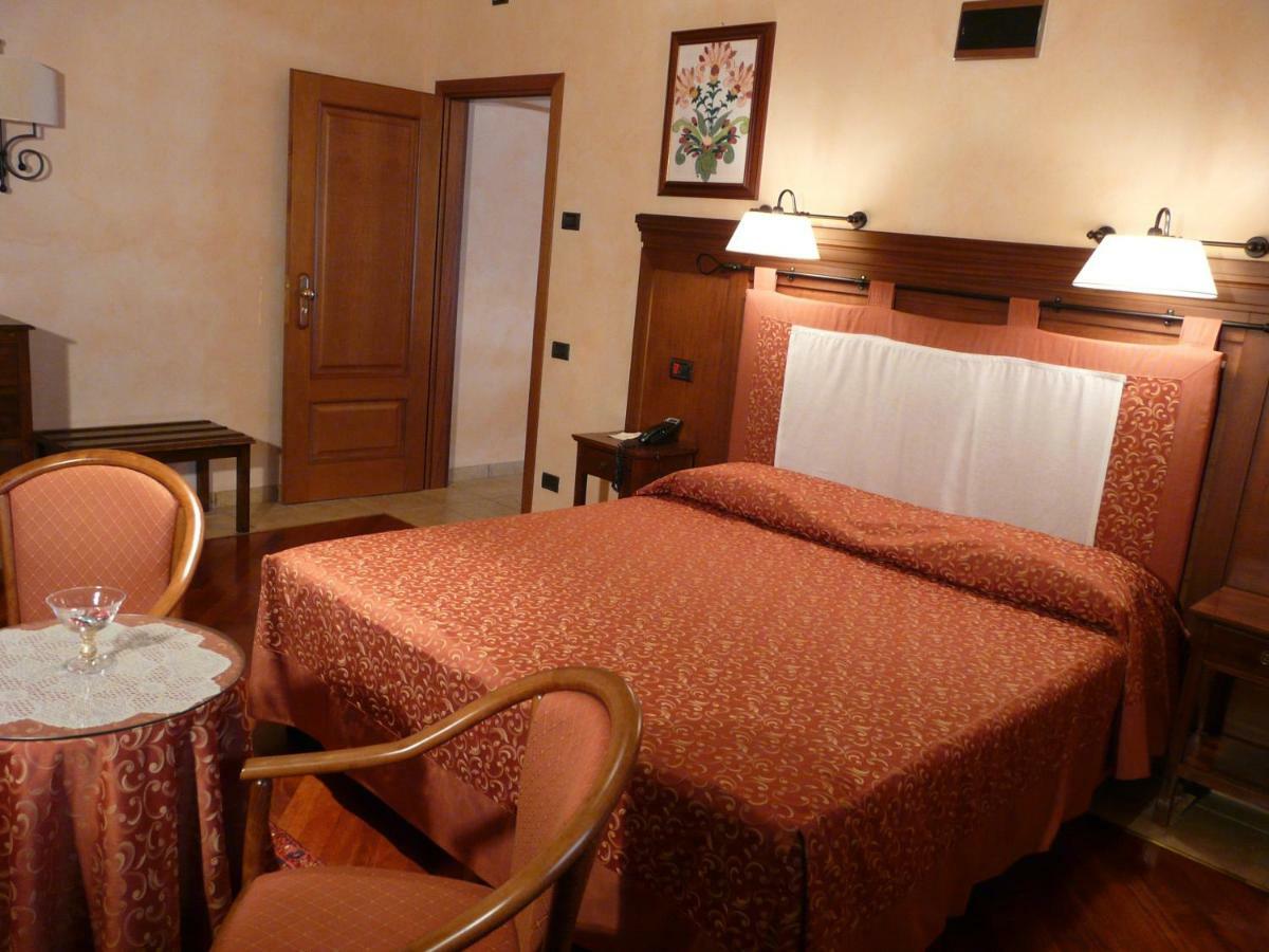 Relais Abbazia Santa Anastasia Resort & Winery كاستلبونو المظهر الخارجي الصورة